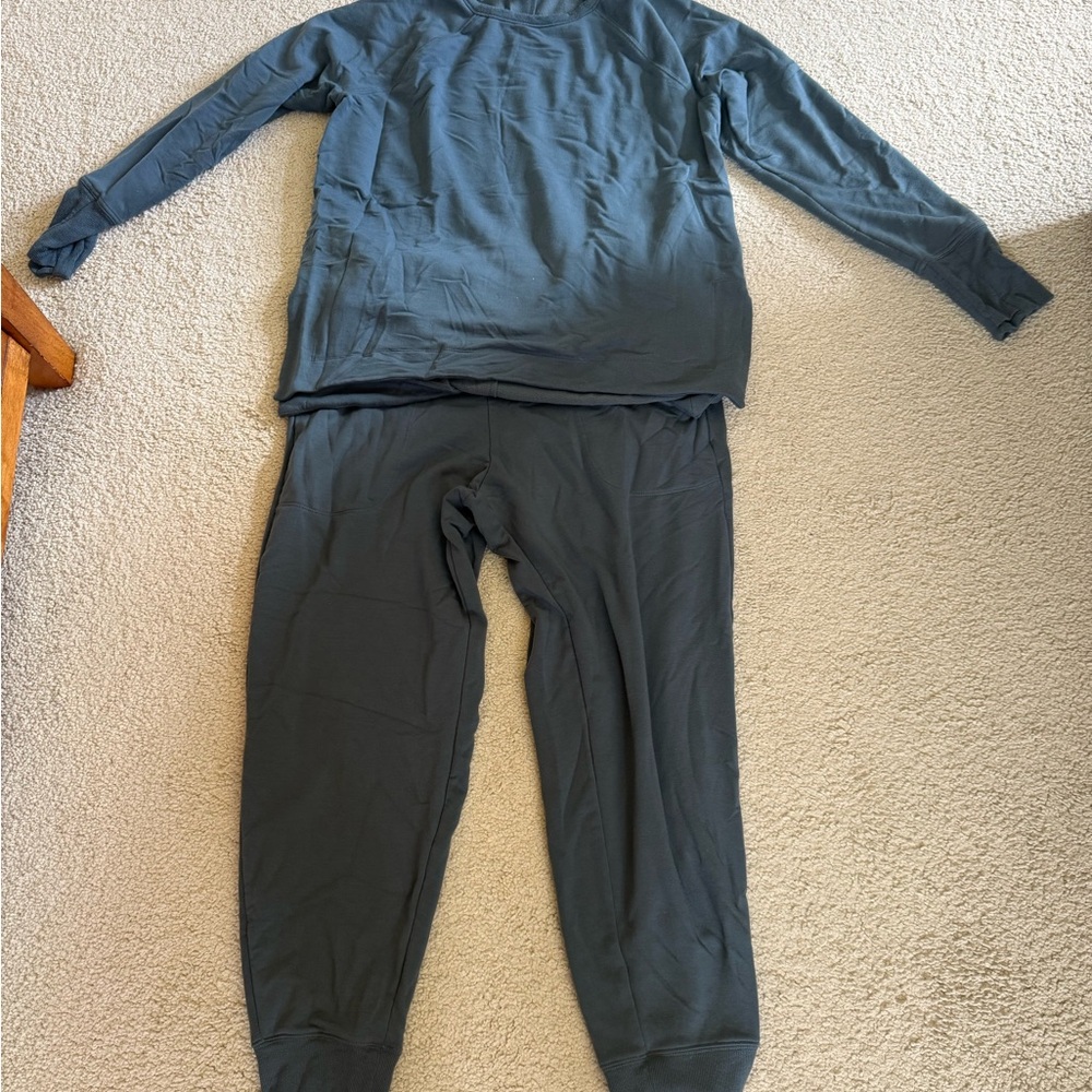 Athleta Women’s Seasoft fleece jogger and crew set